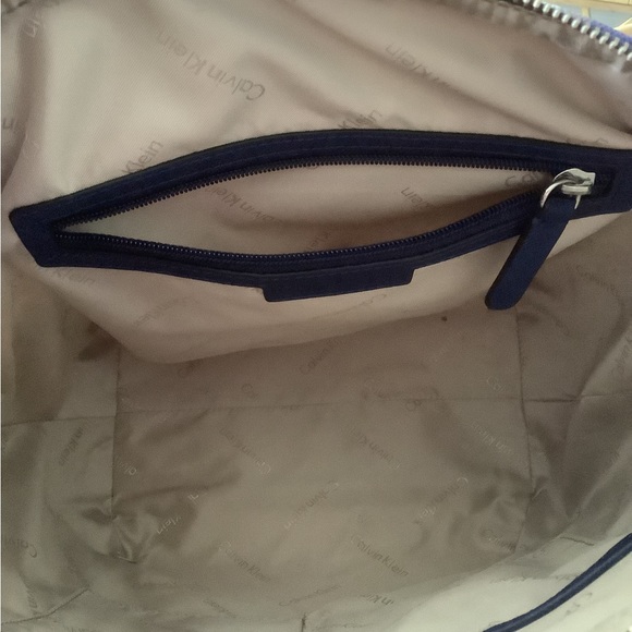 🌷LIKE NEW🌷CALVIN KLEIN 🌷TOP ZIPPER TOTE HANDBAG - Picture 9 of 11